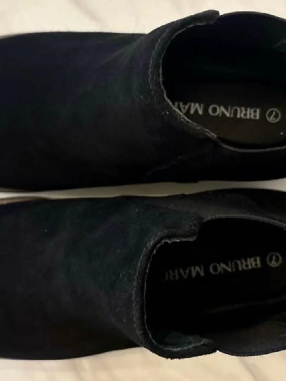 *NEW* Bruno Marc Men’s size 7 black suede chukka boots